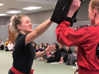 women-s-self-defense-classes-in-minneapolis-join-now