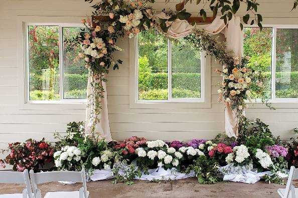 affordable-wedding-flowers-in-florida-elegant-budget-friendly-big-0