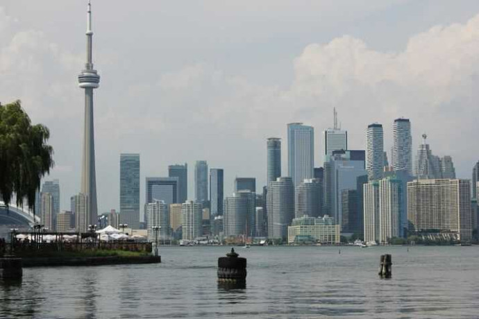 book-flights-to-canada-with-travelay-big-0
