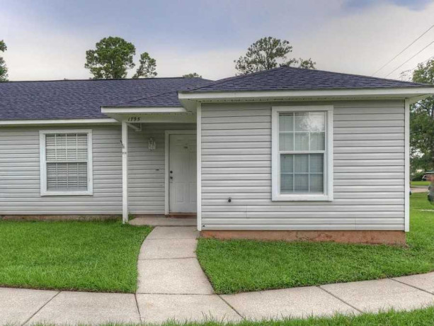 charming-2-bedroom-2-bath-home-big-0