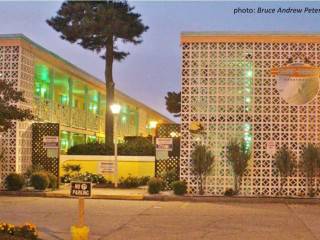 all-season-living-at-surf-rider-apartments-in-norfolk