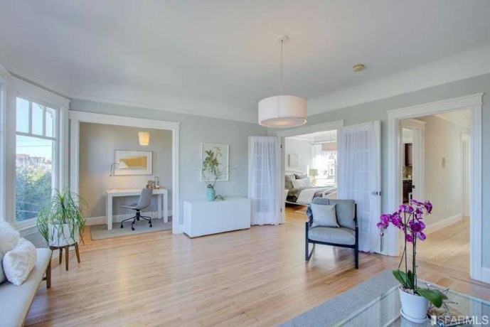 bright-and-sunny-with-charming-period-de-big-0