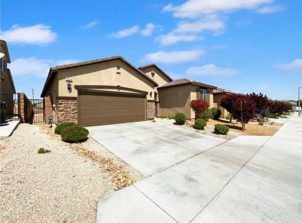 family-home-for-rent-big-0