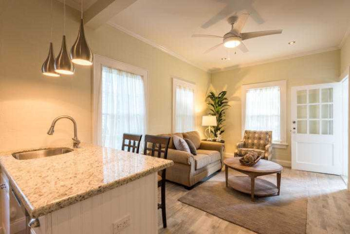 this-circa-1900-original-eyebrow-home-has-undergone-big-0